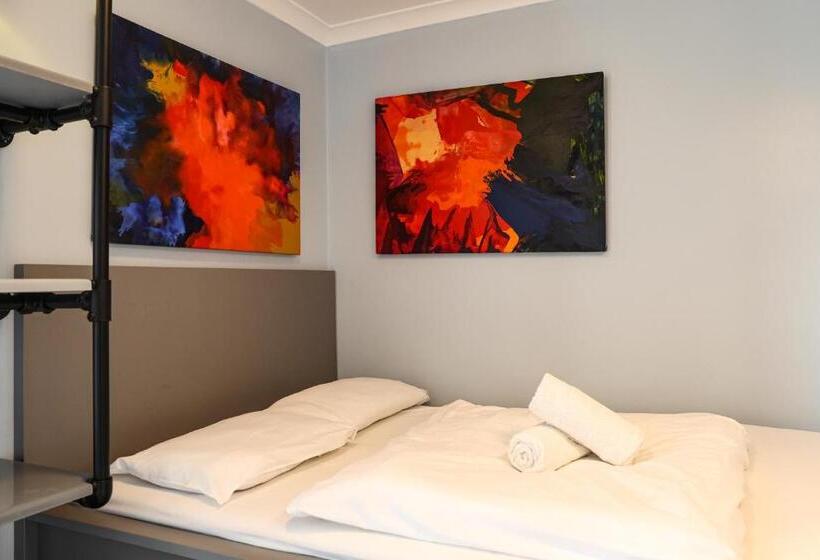 Astor Hyde Park Hostel