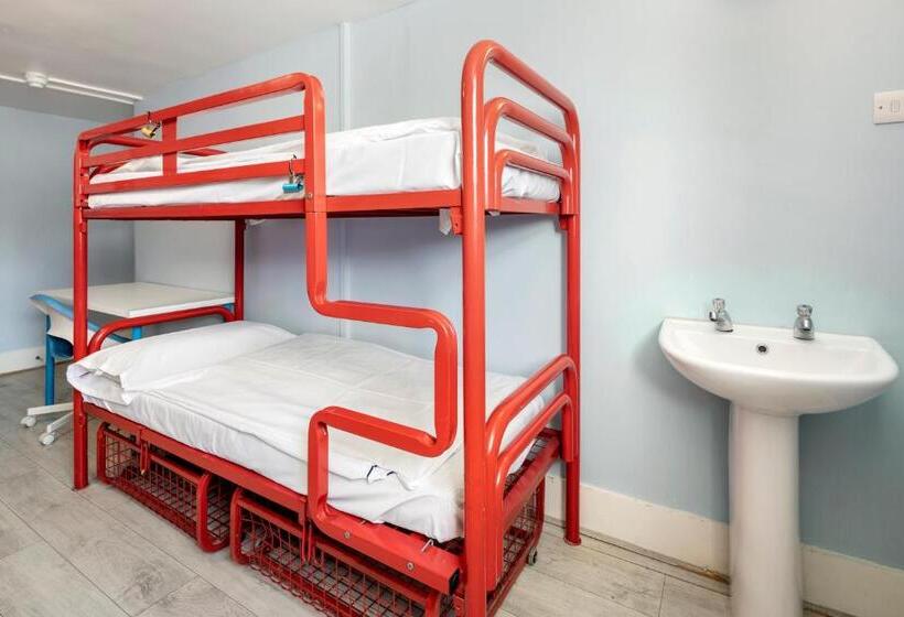 Astor Victoria Hostel