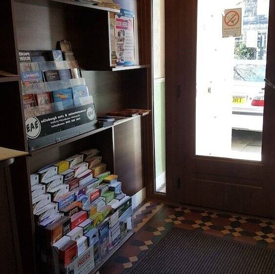 تختخواب و صبحانه Blossom Guesthouse