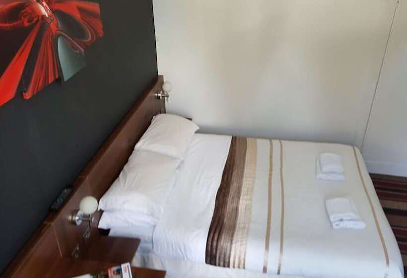 تختخواب و صبحانه Blossom Guesthouse