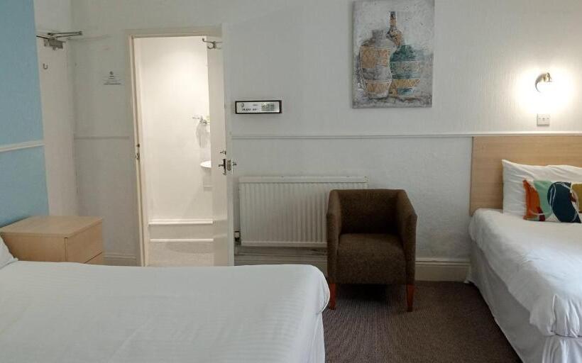 تختخواب و صبحانه The Kynance House On Plymouth Hoe ,26 Ensuite Rooms