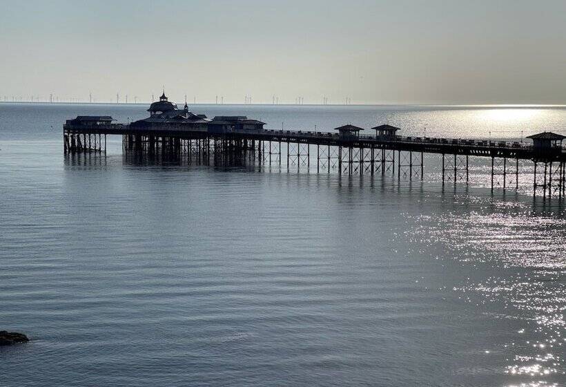 Bed and Breakfast Llandudno Hostel