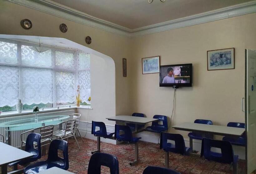 צימר The Handforth Lodge