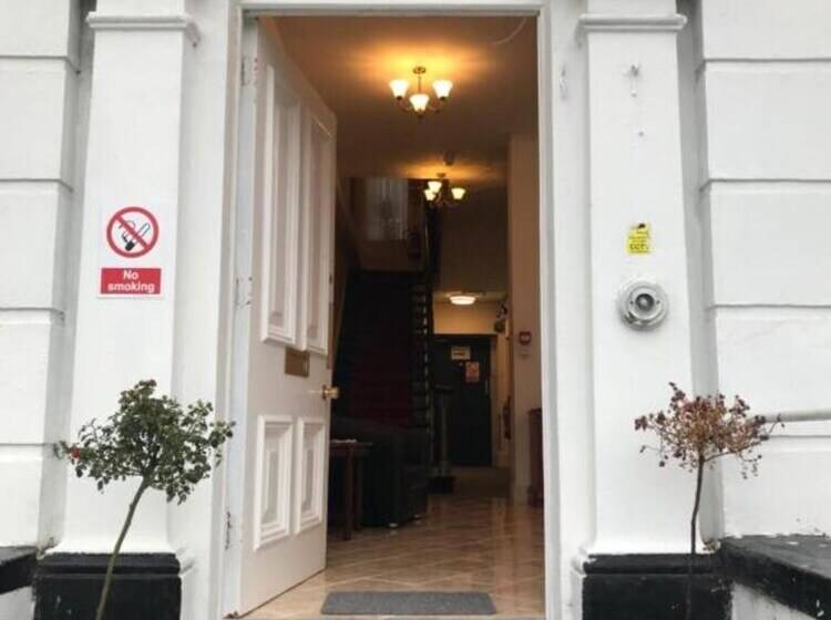 Carlton Court Hotel Eastbourne