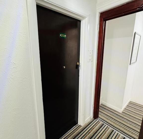 Carlton Court Hotel Eastbourne