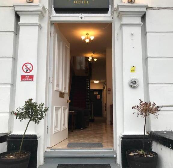 Carlton Court Hotel Eastbourne