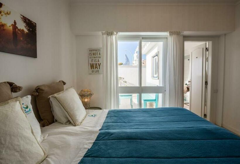 مسافرخانه Sandhi House  Yoga & Wellness