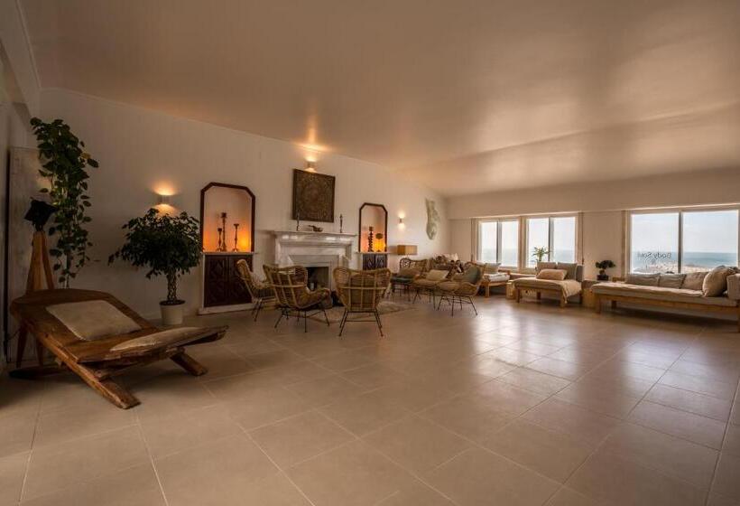 مسافرخانه Sandhi House  Yoga & Wellness