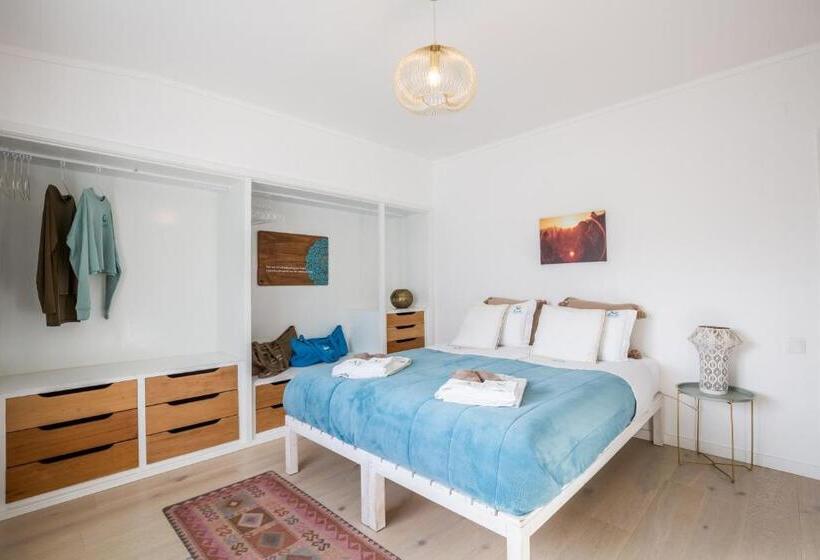 مسافرخانه Sandhi House  Yoga & Wellness