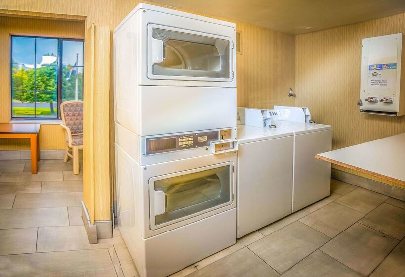 ホテル Americinn By Wyndham Denver Airport