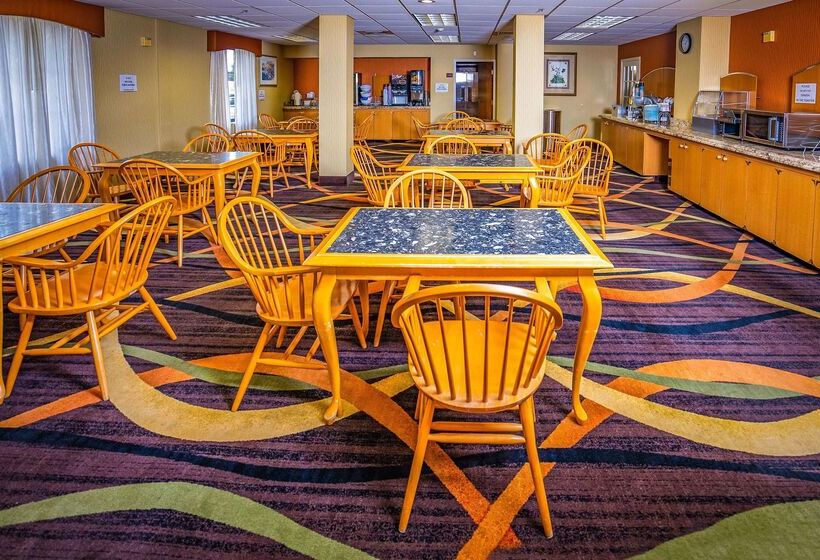 Отель Americinn By Wyndham Denver Airport