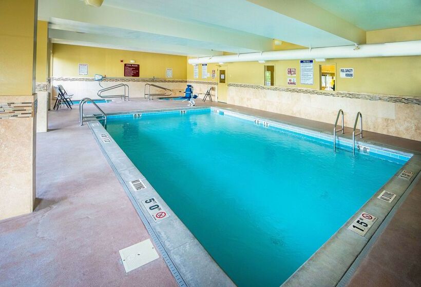 ホテル Americinn By Wyndham Denver Airport