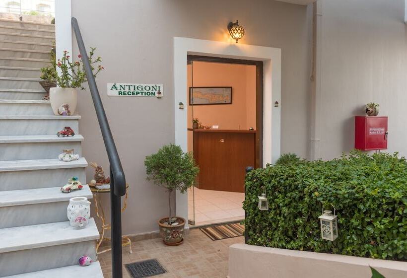 فندق Antigoni
