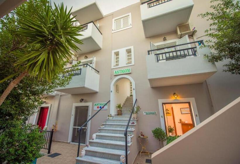 فندق Antigoni
