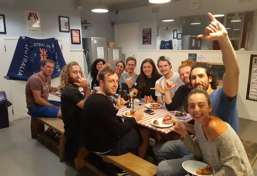 Отель Astor Kensington Hostel