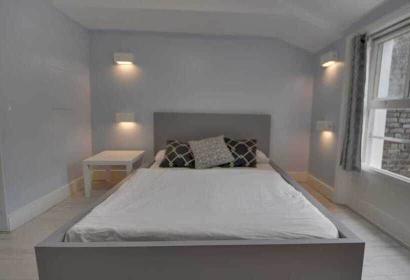 هتل Astor Kensington Hostel