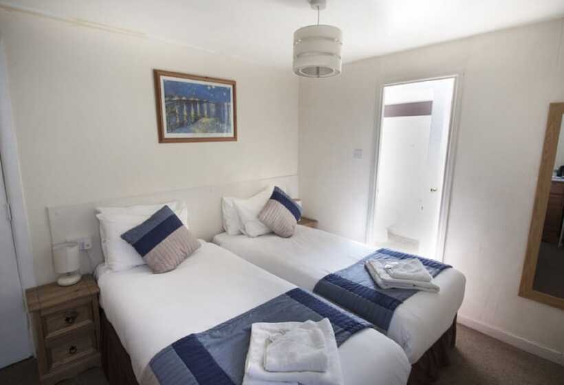 בית מלון כפרי Brooklands