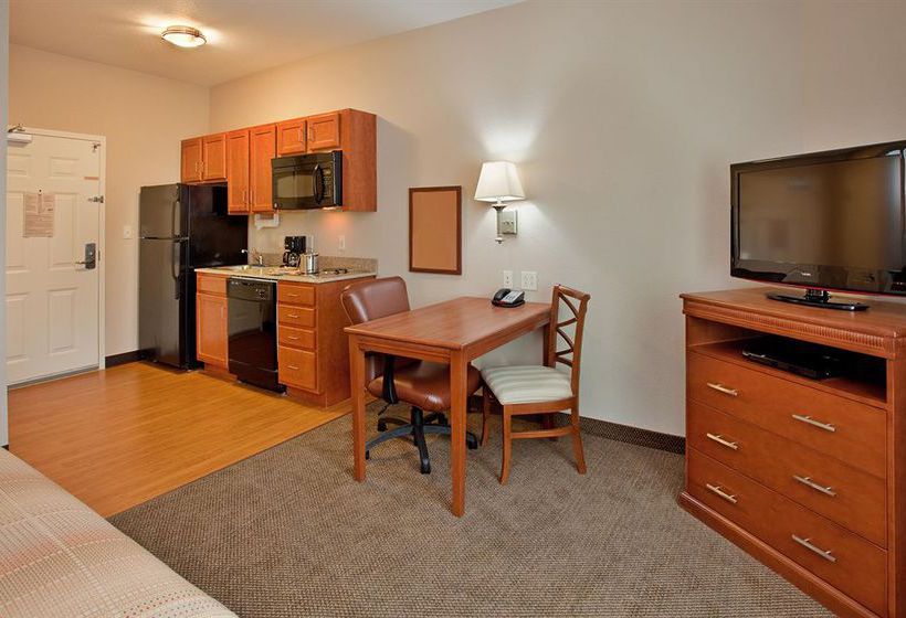 فندق Candlewood Suites Kansas City Airport