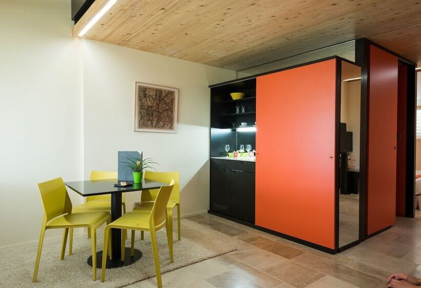 فندق Hôtel Restaurant Le Château De Besseuil, Mâcon Nord   Teritoria