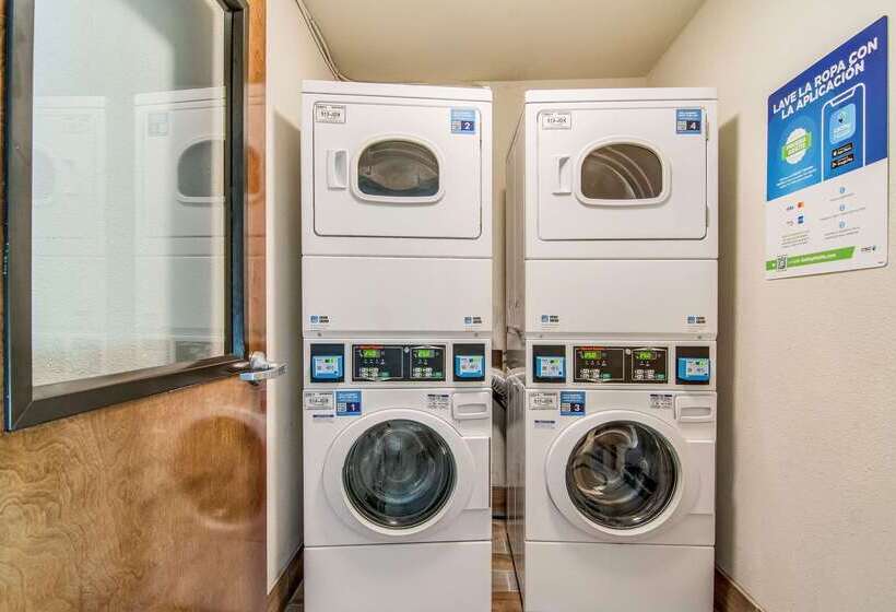 فندق Clarion Pointe South Boston  Danville East