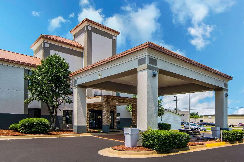 فندق Clarion Pointe South Boston  Danville East