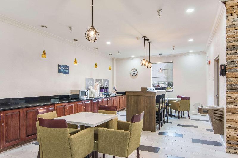 فندق Clarion Pointe South Boston  Danville East