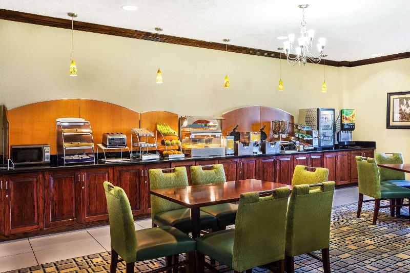 فندق Clarion Pointe South Boston  Danville East