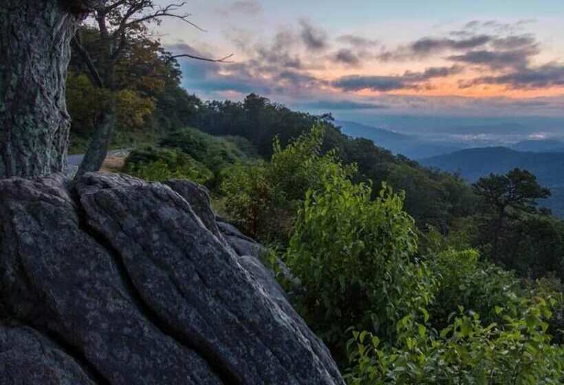 فندق Clarion Pointe South Boston  Danville East