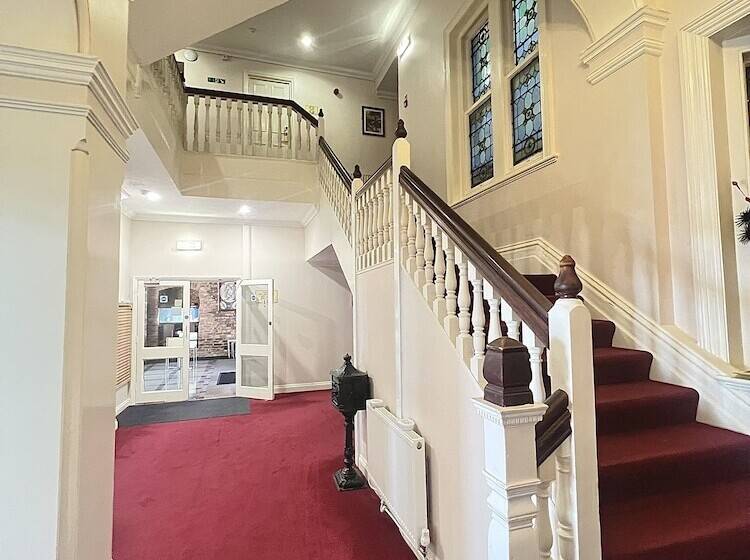 בית מלון כפרי Eastbourne Riviera