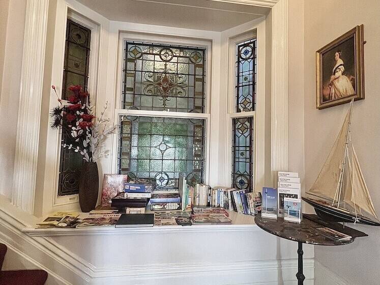 בית מלון כפרי Eastbourne Riviera