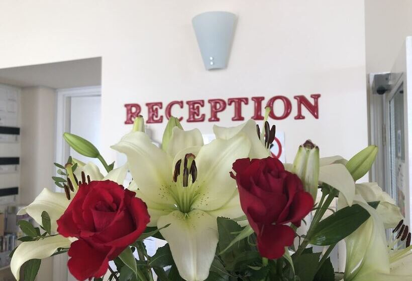 בית מלון כפרי Eastbourne Riviera