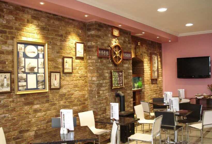 בית מלון כפרי Eastbourne Riviera