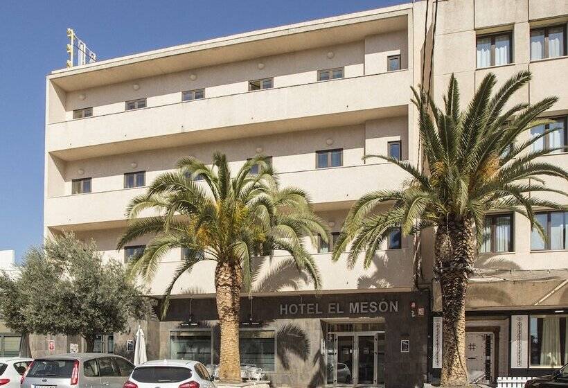 ホテル El Mesón