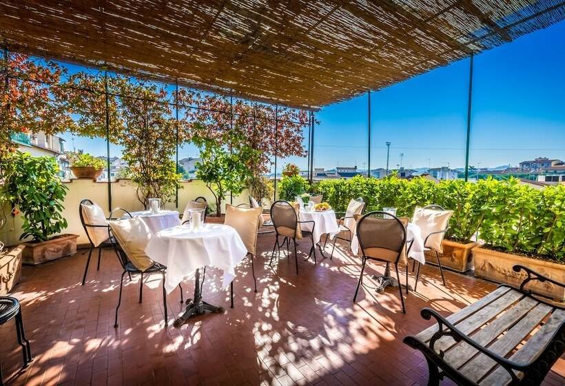 هتل Emma Small Luxury