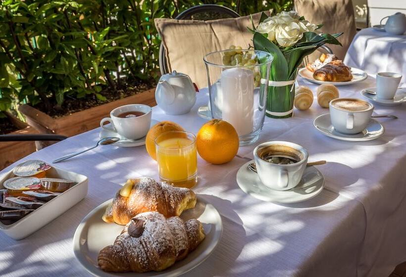 هتل Emma Small Luxury