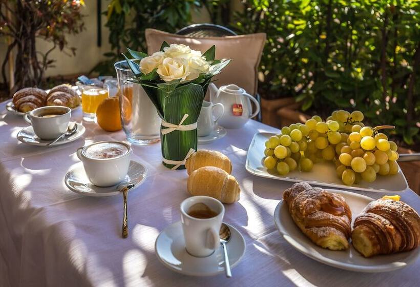 هتل Emma Small Luxury