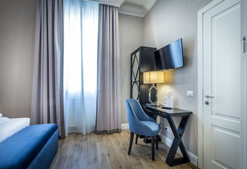 هتل Emma Small Luxury