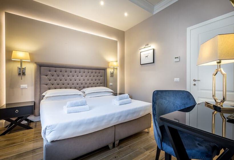 هتل Emma Small Luxury