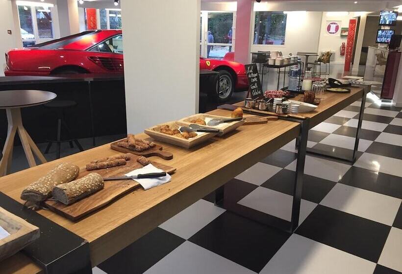 Enzo Hotels Trappes By Kyriad Direct