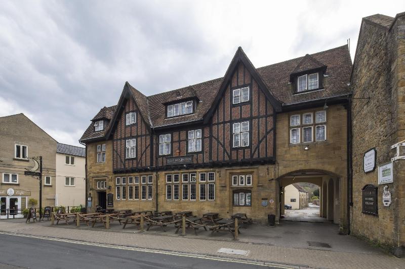 בית מלון כפרי Half Moon, Sherborne By Marston's Inns
