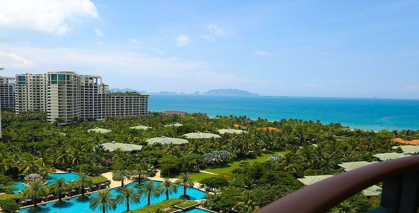 בית מלון כפרי Howard Johnson Resort Sanya Bay