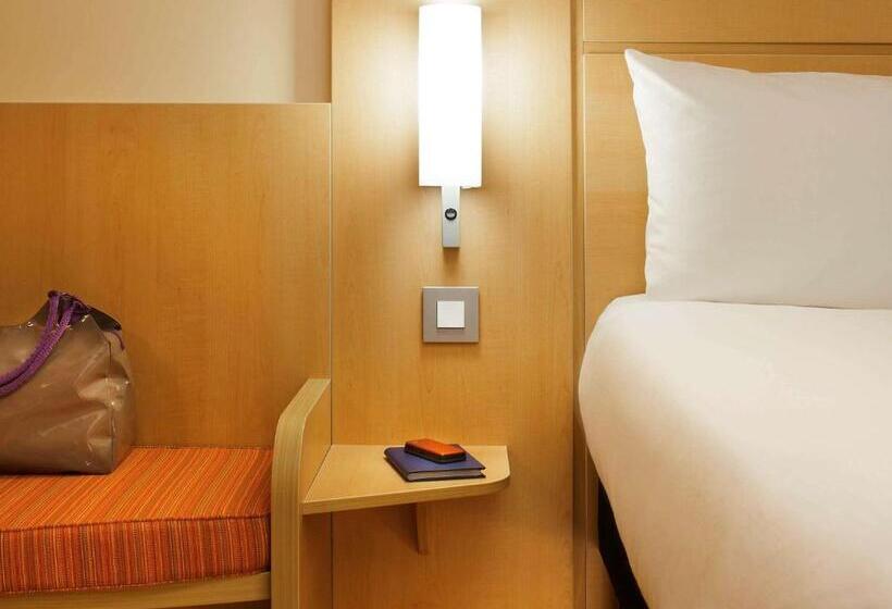 Отель Ibis London Shepherds Bush   Hammersmith