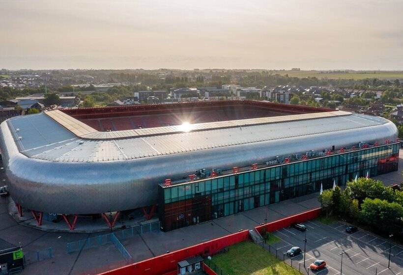 ホテル Ibis Valenciennes