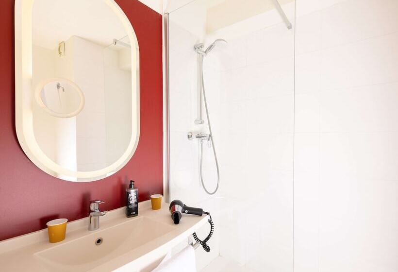 ホテル Ibis Valenciennes