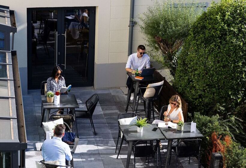 ホテル Ibis Valenciennes