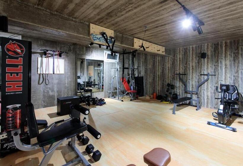 Liana Beach Hotel & Spa