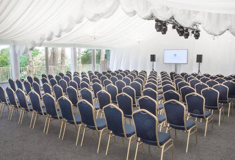 Отель Llechwen Hall