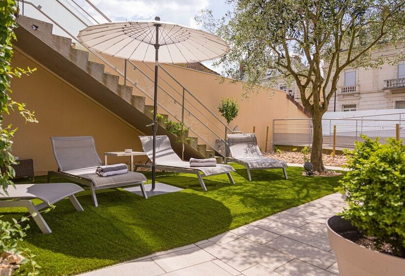 فندق Maison Doucet   Relais & Châteaux