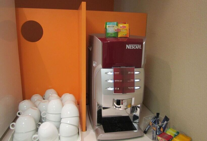 בית מלון כפרי Premiere Classe Pau Est Bizanos