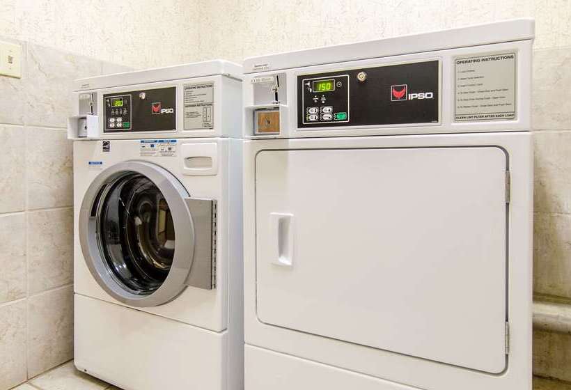 فندق Quality Inn Junction City Near Fort Riley